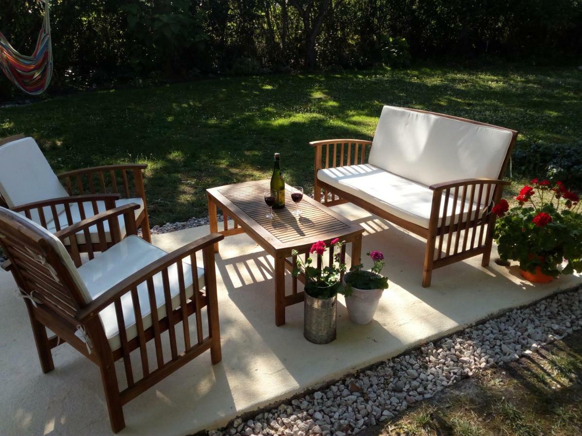 Le Fagnard Bed & Breakfast Chalais  Bagian luar foto