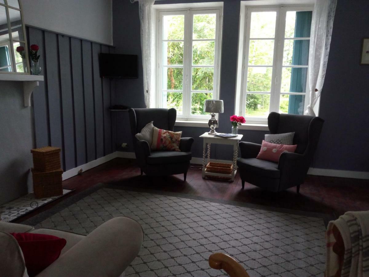 Le Fagnard Bed & Breakfast Chalais  Bagian luar foto