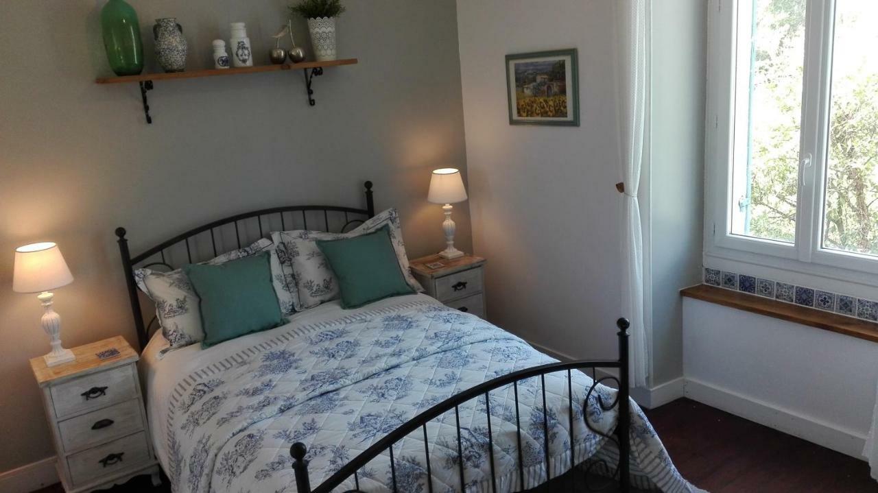 Le Fagnard Bed & Breakfast Chalais  Bagian luar foto